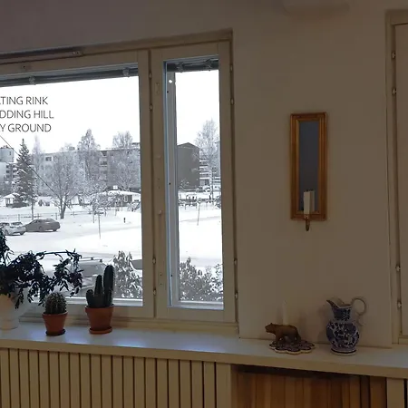 Apartment A Riverside Surrounded By Parks *